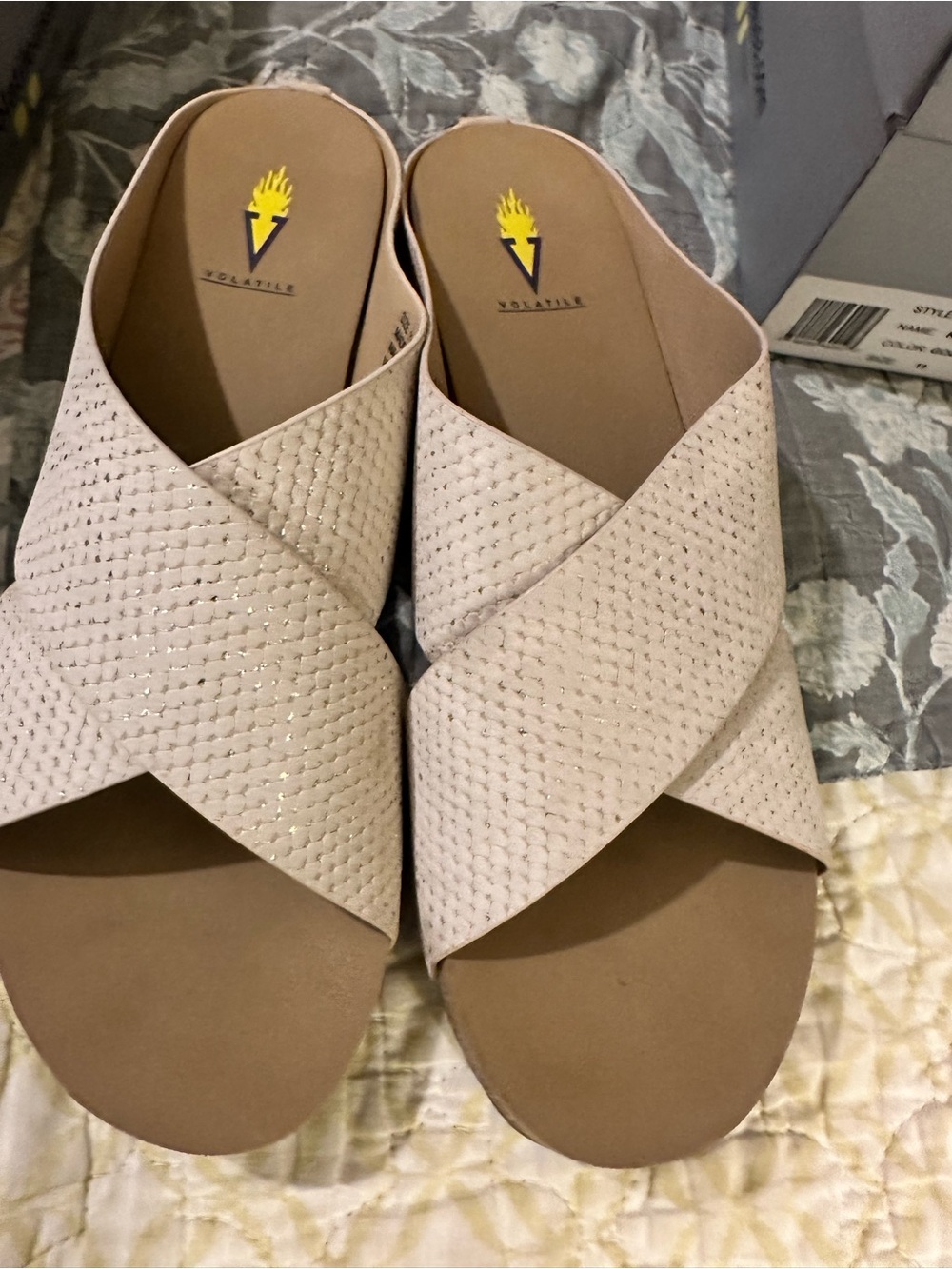 Volatile Chamsnake Crisscross Slide Mules size 11